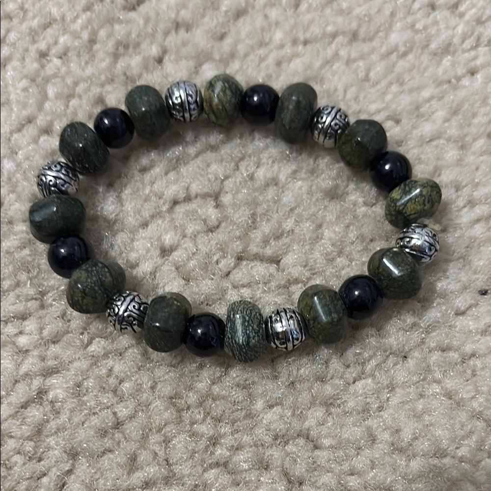 Women’s Beaded Bracelet, Excellent Condition! Super Cute!
